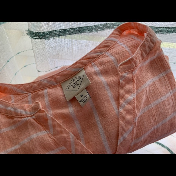 ✨3 for $25✨Gauzy St. John’s Bay tunic - Picture 2 of 9